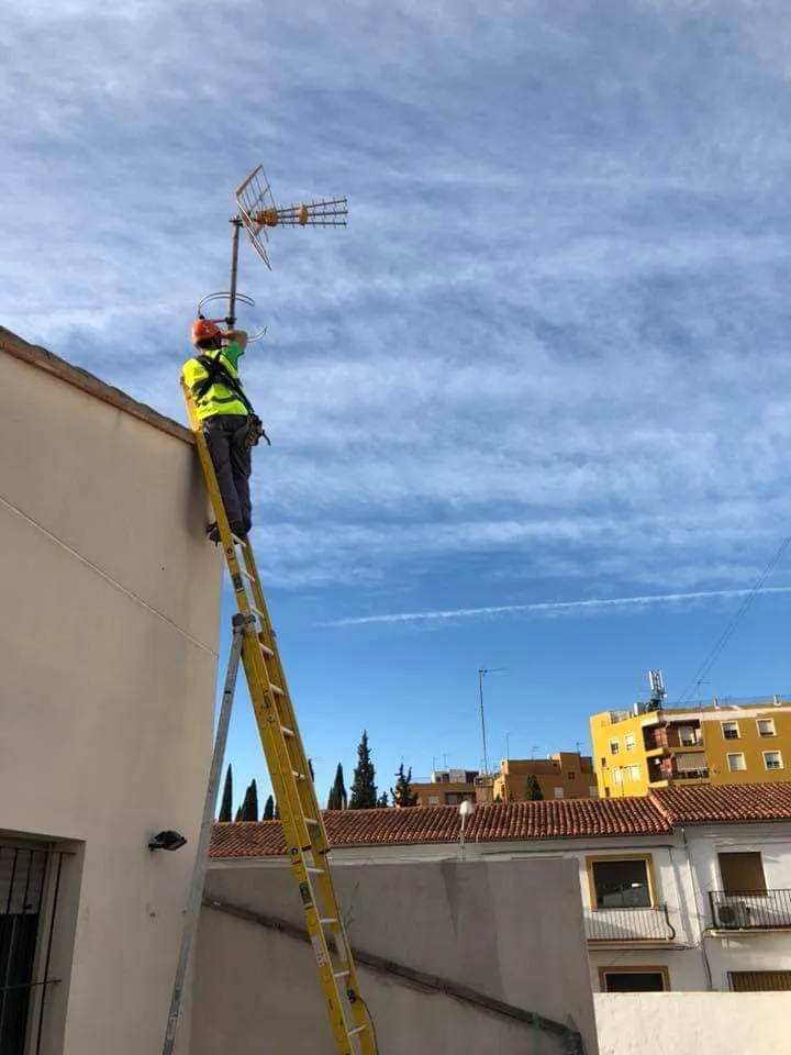 Técnico especialista en antenas